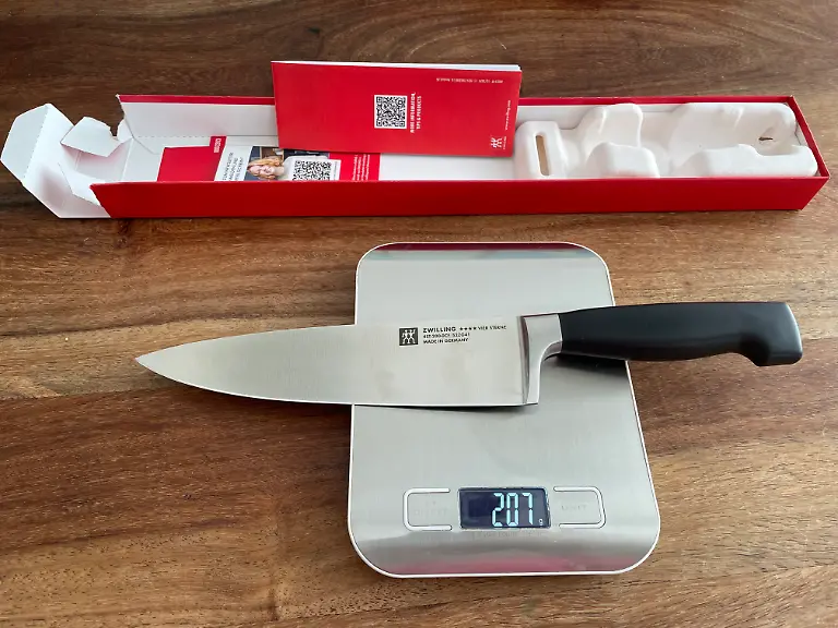 Kochmesser Zwilling im Test mittelschwer mit 207 g